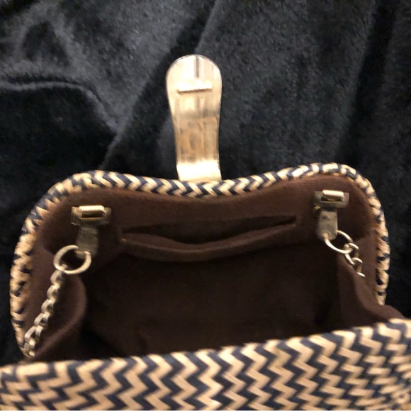 Women’s Vintage Style Hand Woven Straw Shoulder Clutch with Chain Strap - Picture 7 of 7